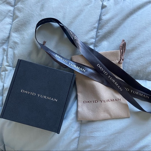 Solari Drop Earrings with Diamonds and 18K Gold - Picture 7 of 7